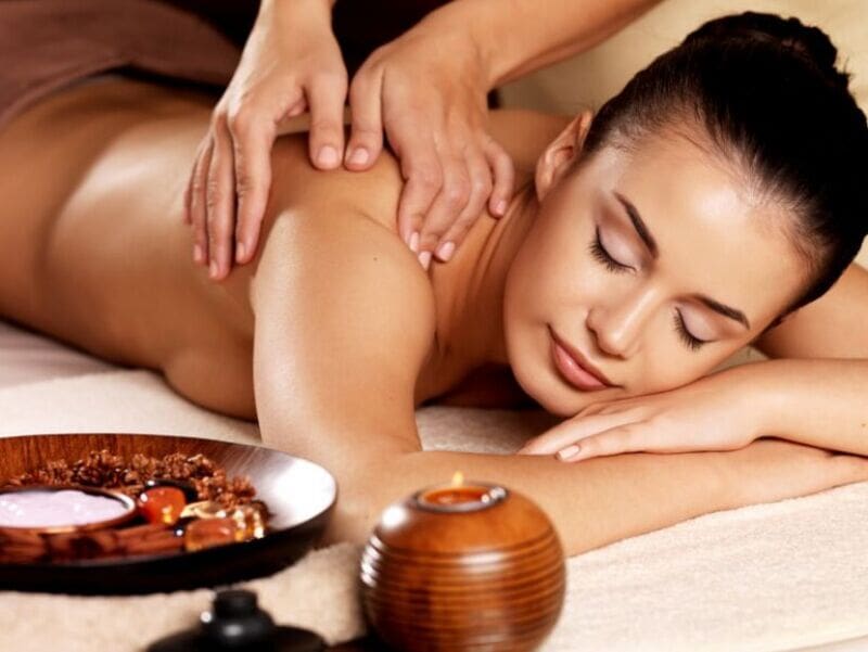 Massage bấm huyệt hỗ trợ cải thiện xương cốt toàn thân