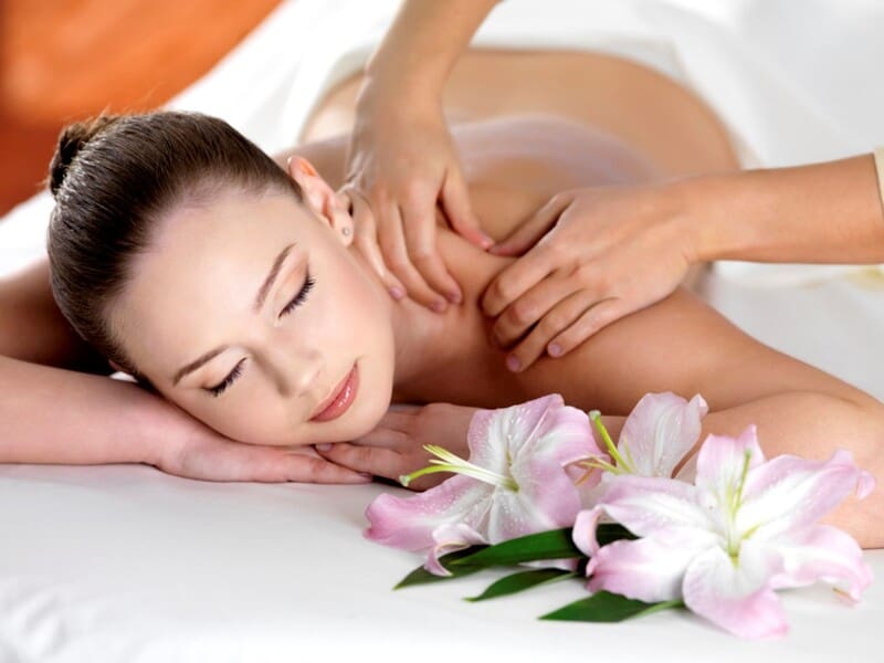 Triệu chứng mãn kinh thuyên giảm khi áp dụng bấm huyệt